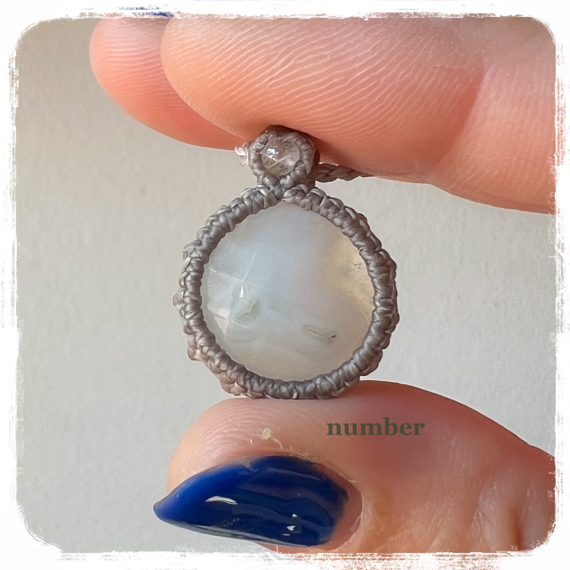 ★不思議な模様★ソーラークォーツのマクラメネックレス★