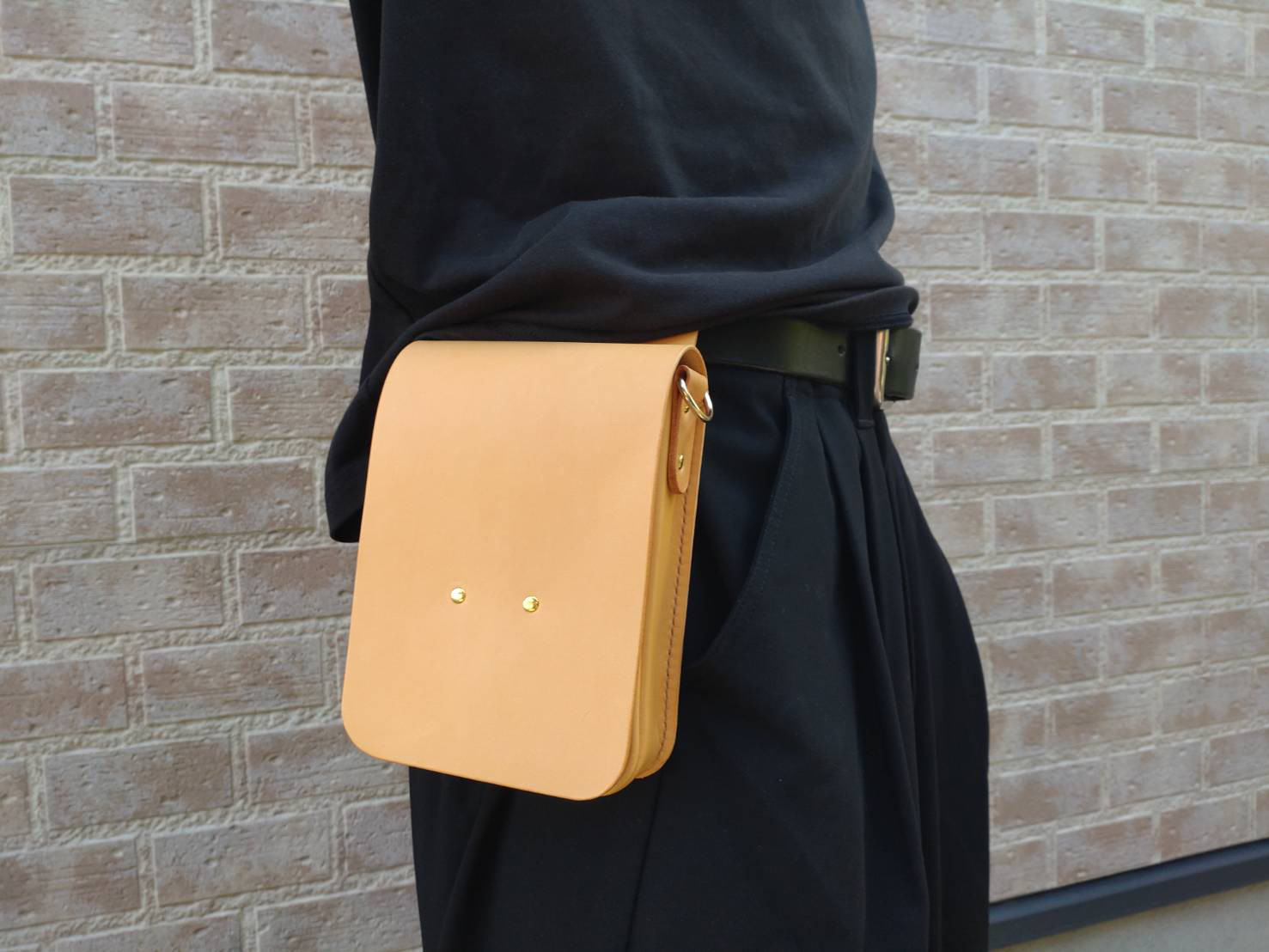 送料無料被せスマホポーチ（ベルトポーチＤ）