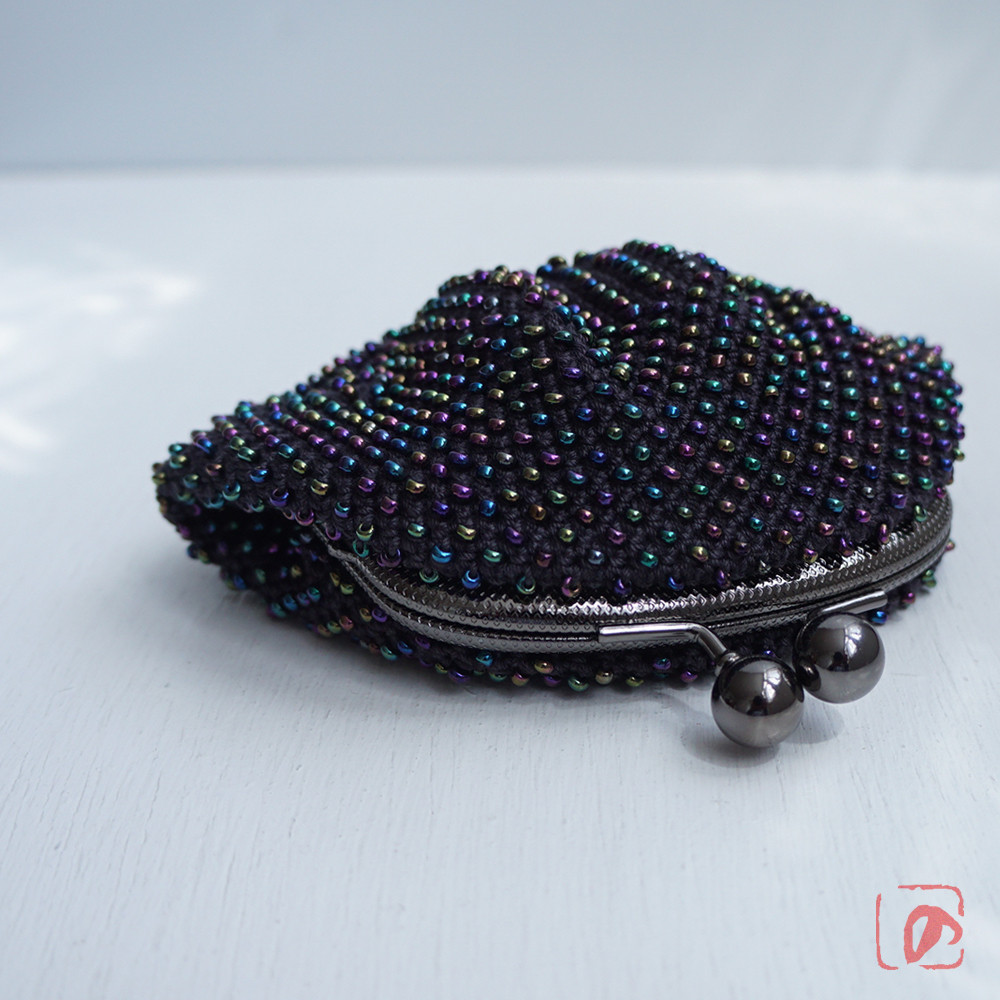 ばあば ⁛ つぶつぶガラスビーズの大きめがま口（moonbow・2146）