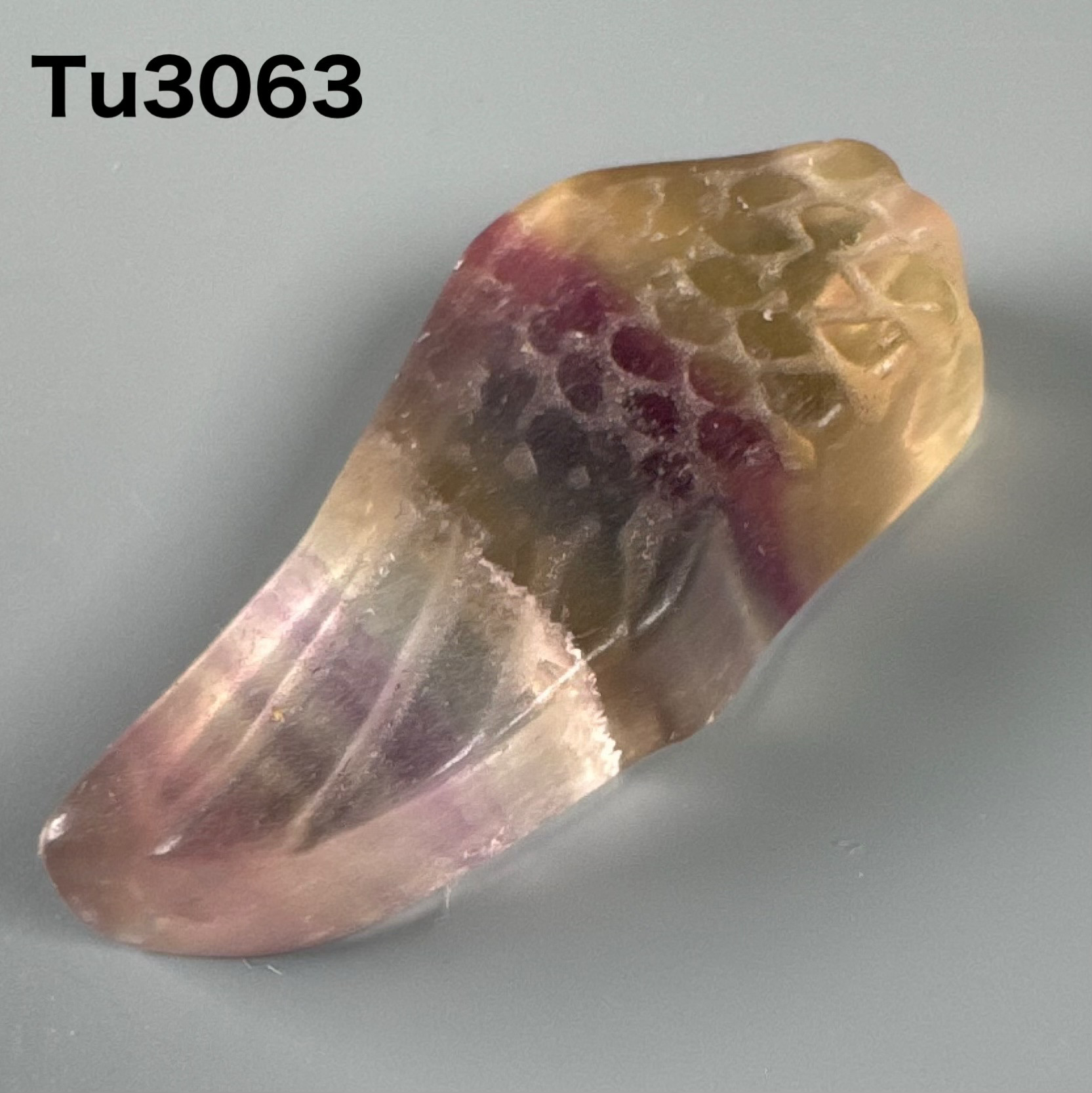 フローライト　在庫整理中❣プロフ必読❢ フローライト 天使の羽型 穴あき Tu3063 天然石 pinky 通販