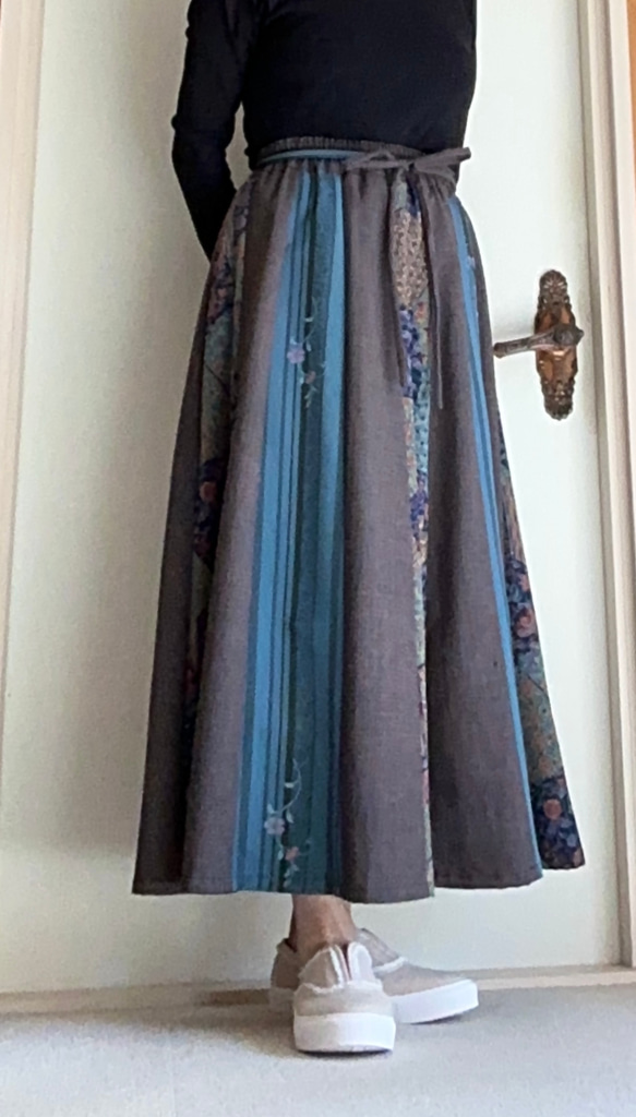 　フレアスカート16枚剥ぎ（着物リメイク）（丈86㎝） 6枚目の画像