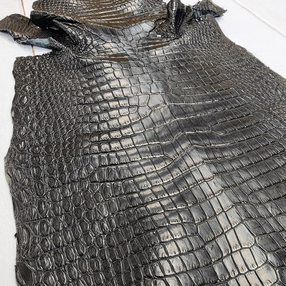 ワニ革 クロコ 半艶マット  黒　No.C008959 16枚目の画像