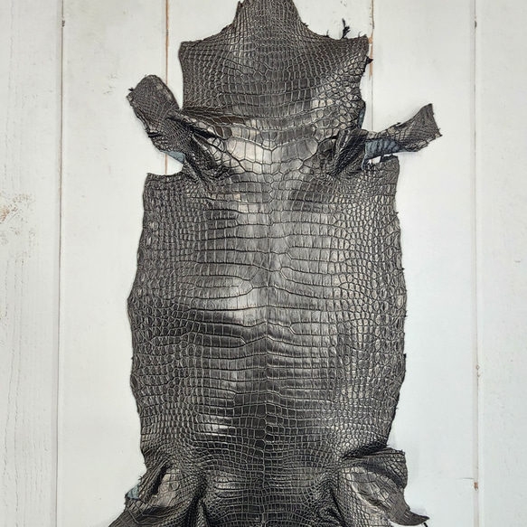 ワニ革 クロコ 半艶マット  黒　No.C008959 1枚目の画像