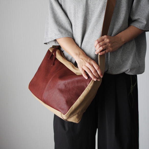 本革×帆布 クラシックメッセンジャーバッグ フロントレザー キャンバス ショルダーベルト太め 斜め掛け B-381 2枚目の画像