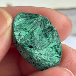 マラカイト（孔雀石）シャトヤンシー 原石 ルース 33 天然石 天然色 15枚目の画像