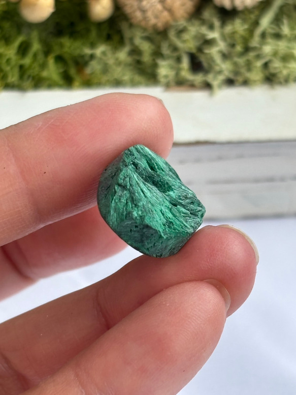 マラカイト（孔雀石）シャトヤンシー 原石 ルース 33 天然石 天然色 6枚目の画像