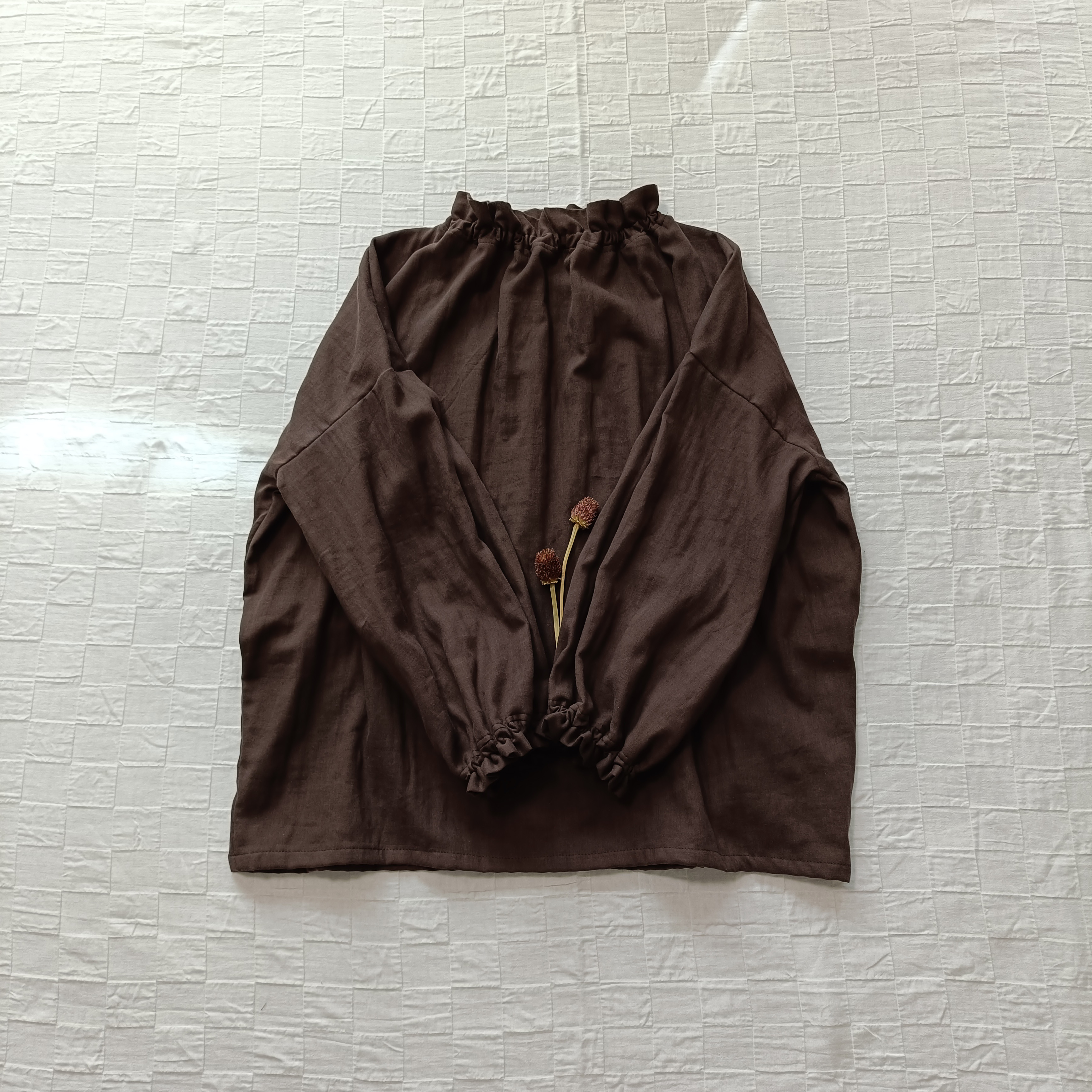 秋新色！ ハイネックギャザーブラウス　チョコブラウンのダブルガーゼ　日本製