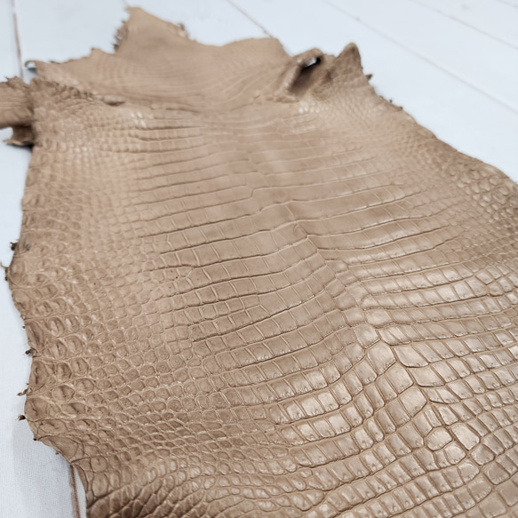 ワニ革　クロコ　半艶マット　ミンク　No.C008946 14枚目の画像