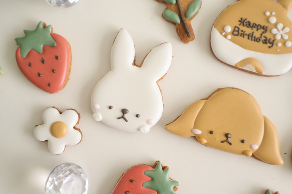 うさぎ　【アイシングクッキー】　誕生日　プレゼント　茶系　いちご　女の子 5枚目の画像