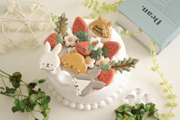 うさぎ　【アイシングクッキー】　誕生日　プレゼント　茶系　いちご　女の子 1枚目の画像