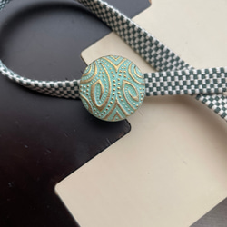 チェコガラスの帯留め　ペッパーミント　三分紐つき 1枚目の画像