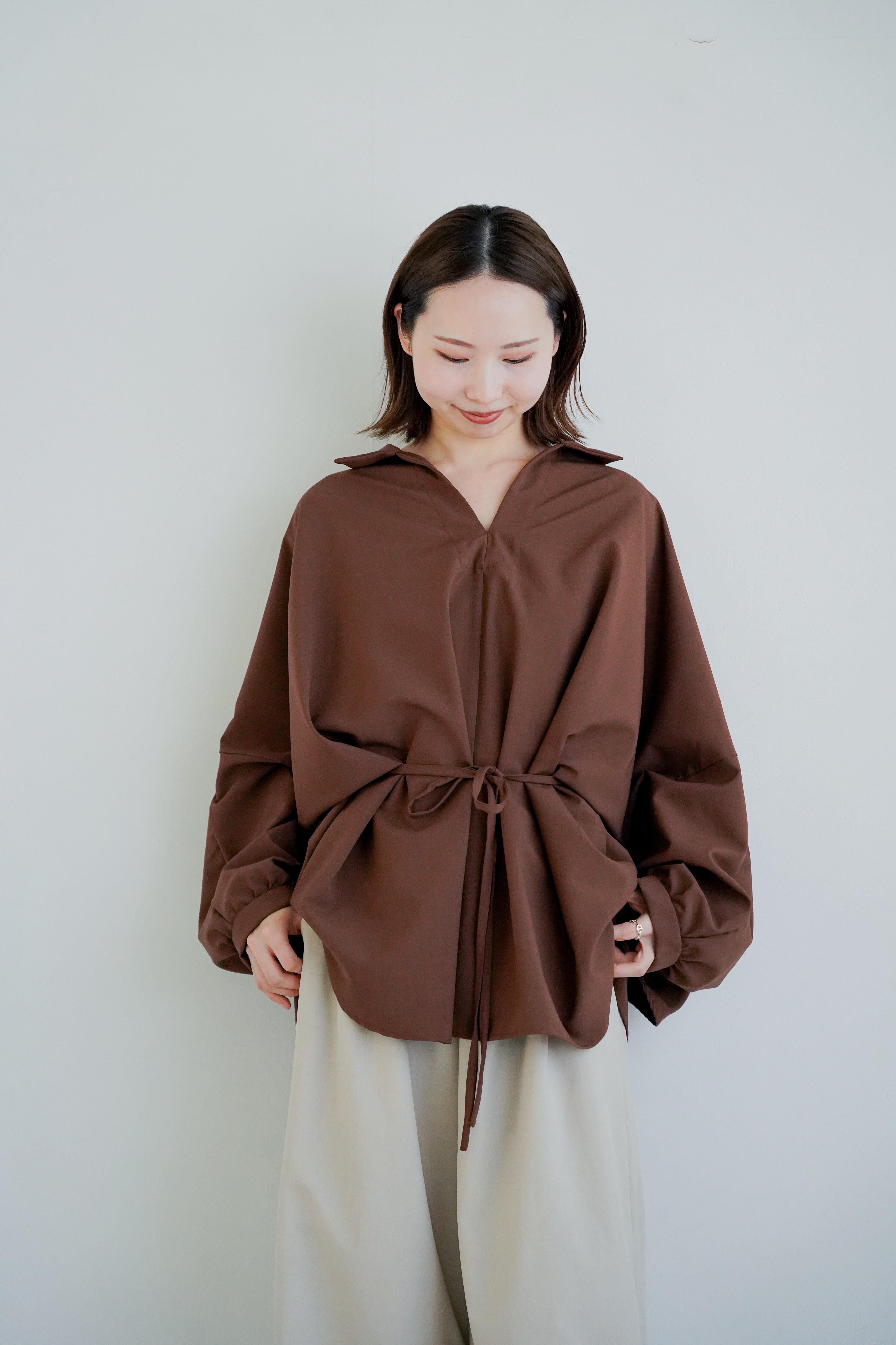 バックフリルレイヤードプルオーバー(brown)