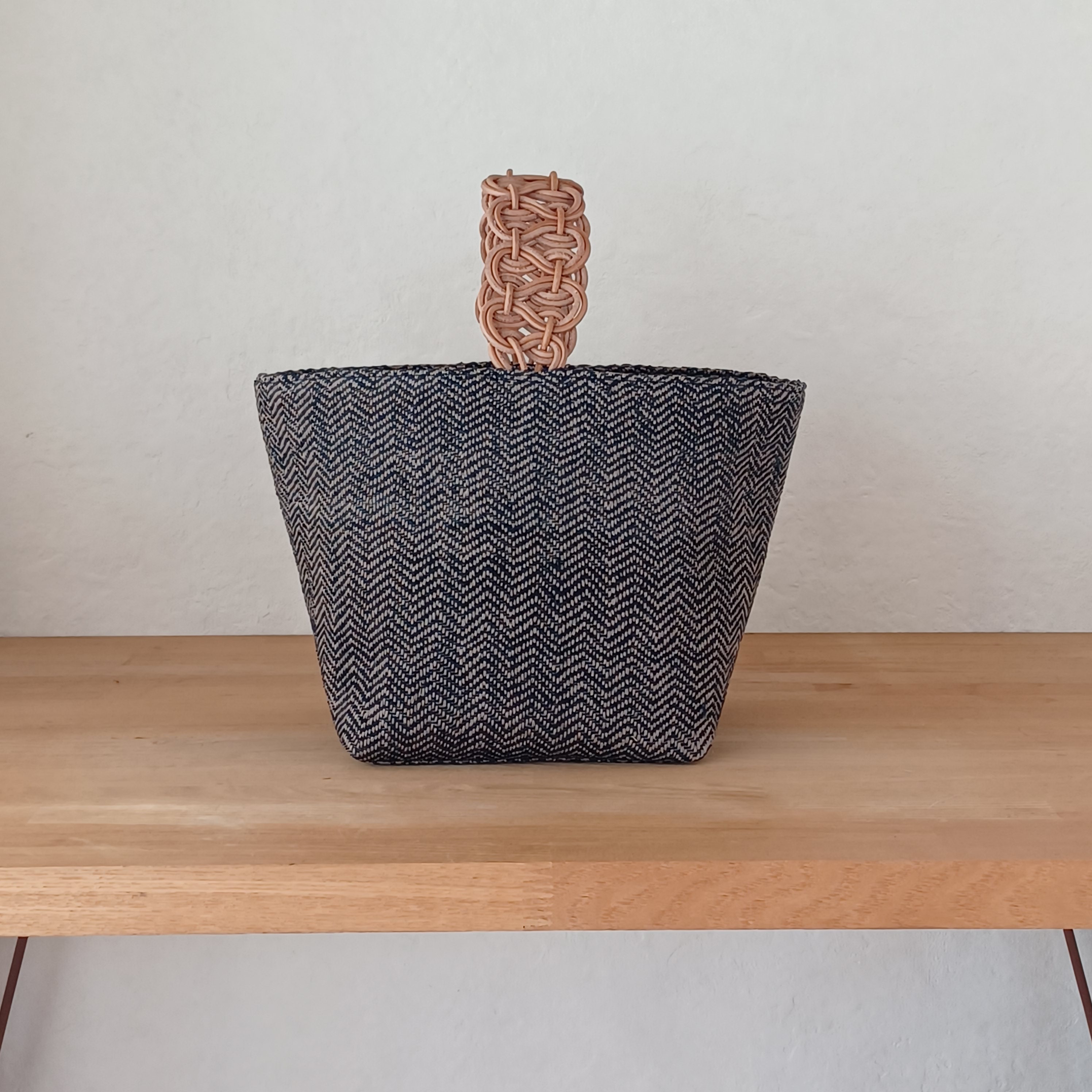 ワンハンドルバッグ「wave knot」藍×灰