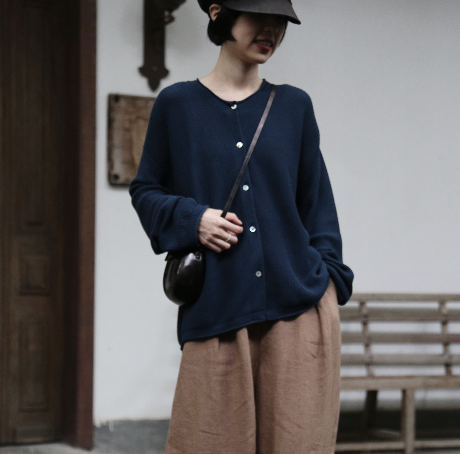 ★即納★季節の移り変わりに寄り添う　コットン100％カーディガン　ニット　紺色 250917-2