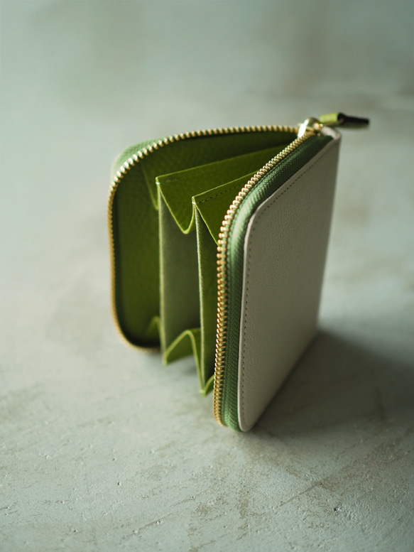 【新色】Square Around fastener wallet｜ 彩りが織りなす上質な日常 1枚目の画像