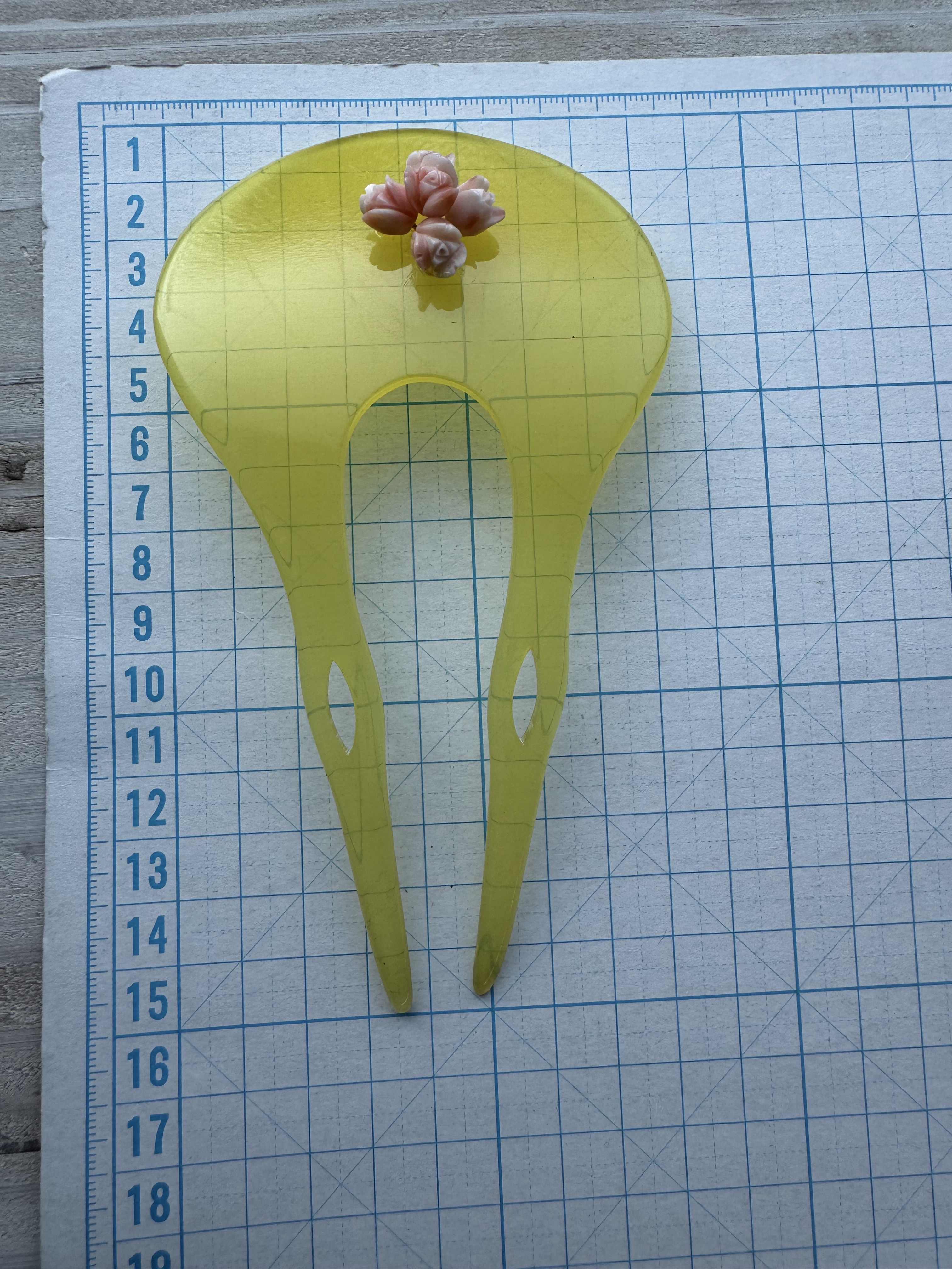 【送料無料】アウトレット処分品　宝石珊瑚　花彫刻5個付かんざし　飴色