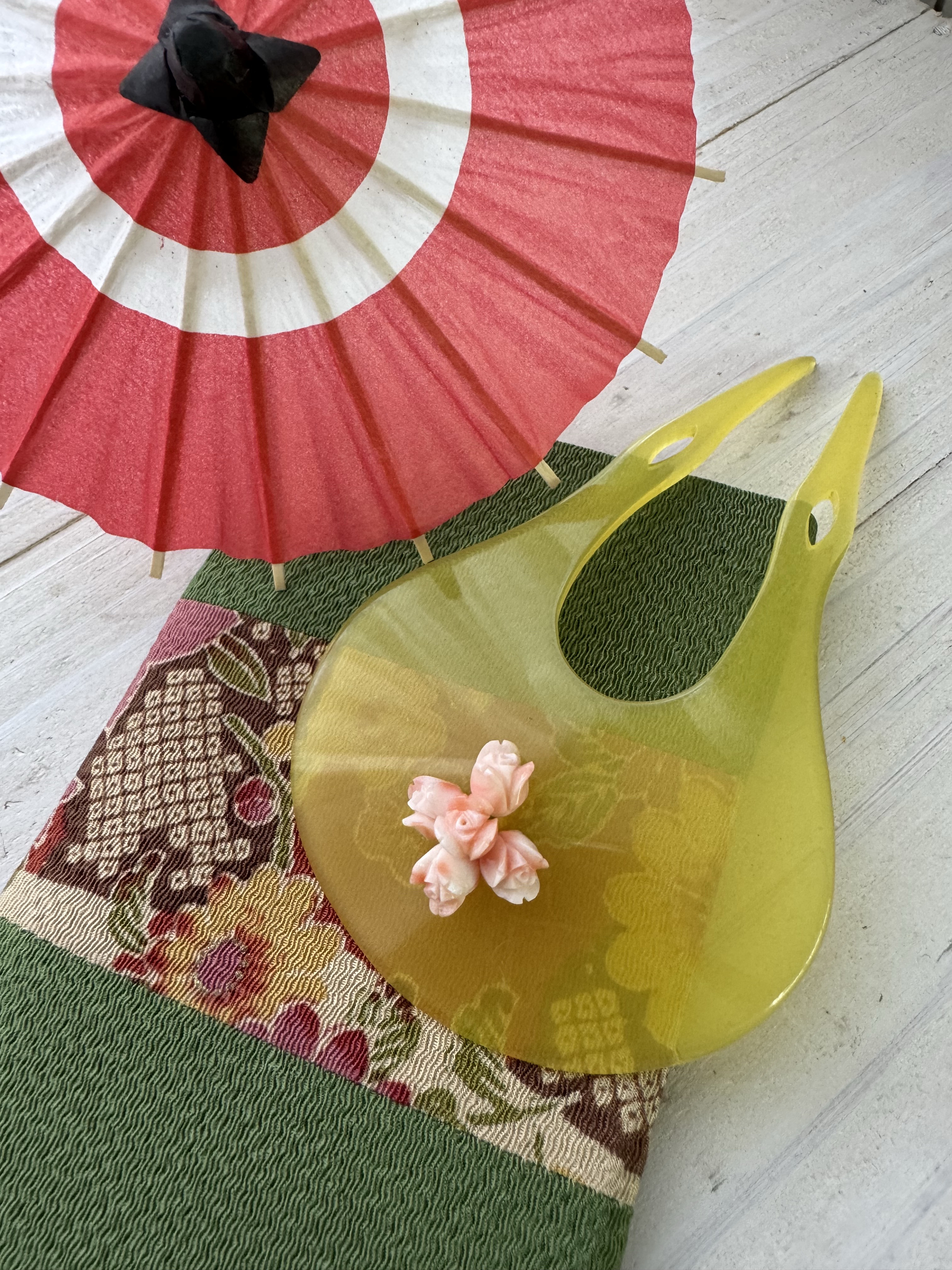 【送料無料】アウトレット処分品　宝石珊瑚　花彫刻5個付かんざし　飴色