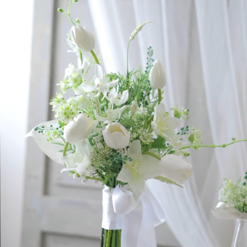 白チューリップとグリーンブーケ ウェディングブーケ ブートニアセット