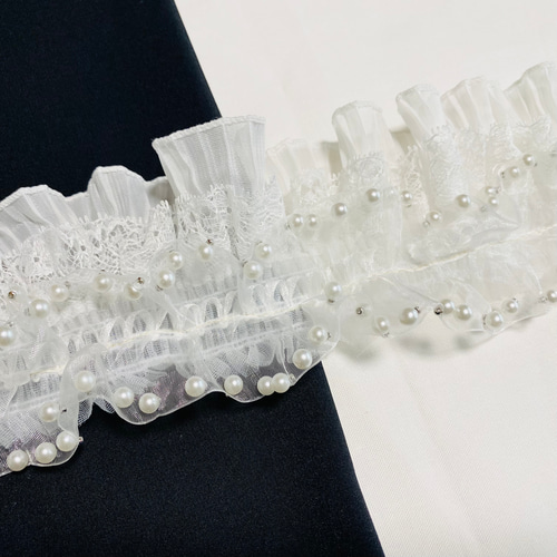 ゴールド刺繍の重ね衿・帯締め・お飾り　フリルレースの帯揚げ・半衿　豪華ブローチ フリルパール レース帯揚げ 半襟 半衿 振袖 刺繍 豪華 重ね衿