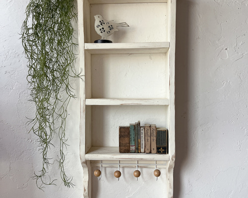 縦長シェルフ ホワイトインテリア アンティーク風 シャビーシック