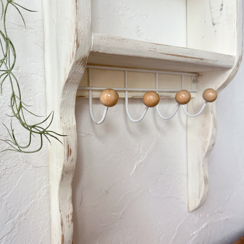 縦長シェルフ ホワイトインテリア アンティーク風 シャビーシック