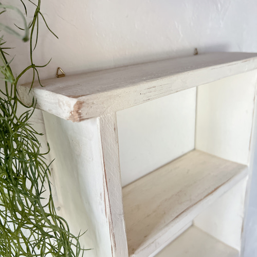 縦長シェルフ ホワイトインテリア アンティーク風 シャビーシック