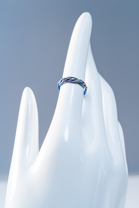 ≪初回限定10点限り»【波羅（はら）- Titanium Ring】 水と織りの調和を纏う、悟りと完成の象徴 ─ 10枚目の画像