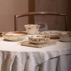 詩瓷集· 2025夏の新作 - 手描き花柄・花びら型小皿｜ソース皿