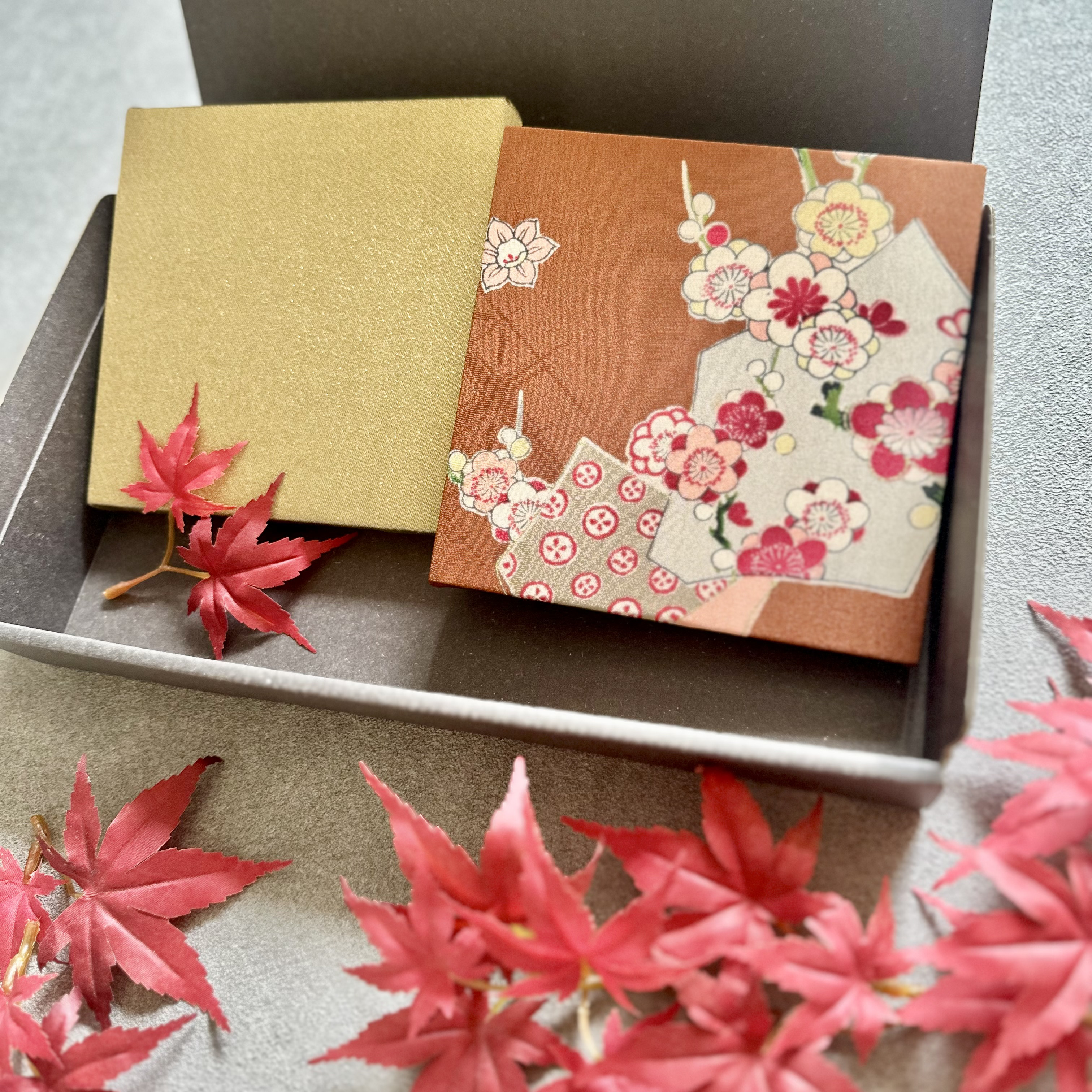 15×15cm【神奈月-イロトリドリ- 彩秋】（2枚 ギフトボックス入り）ギフトセット　正月飾り　和モダン　ギフト
