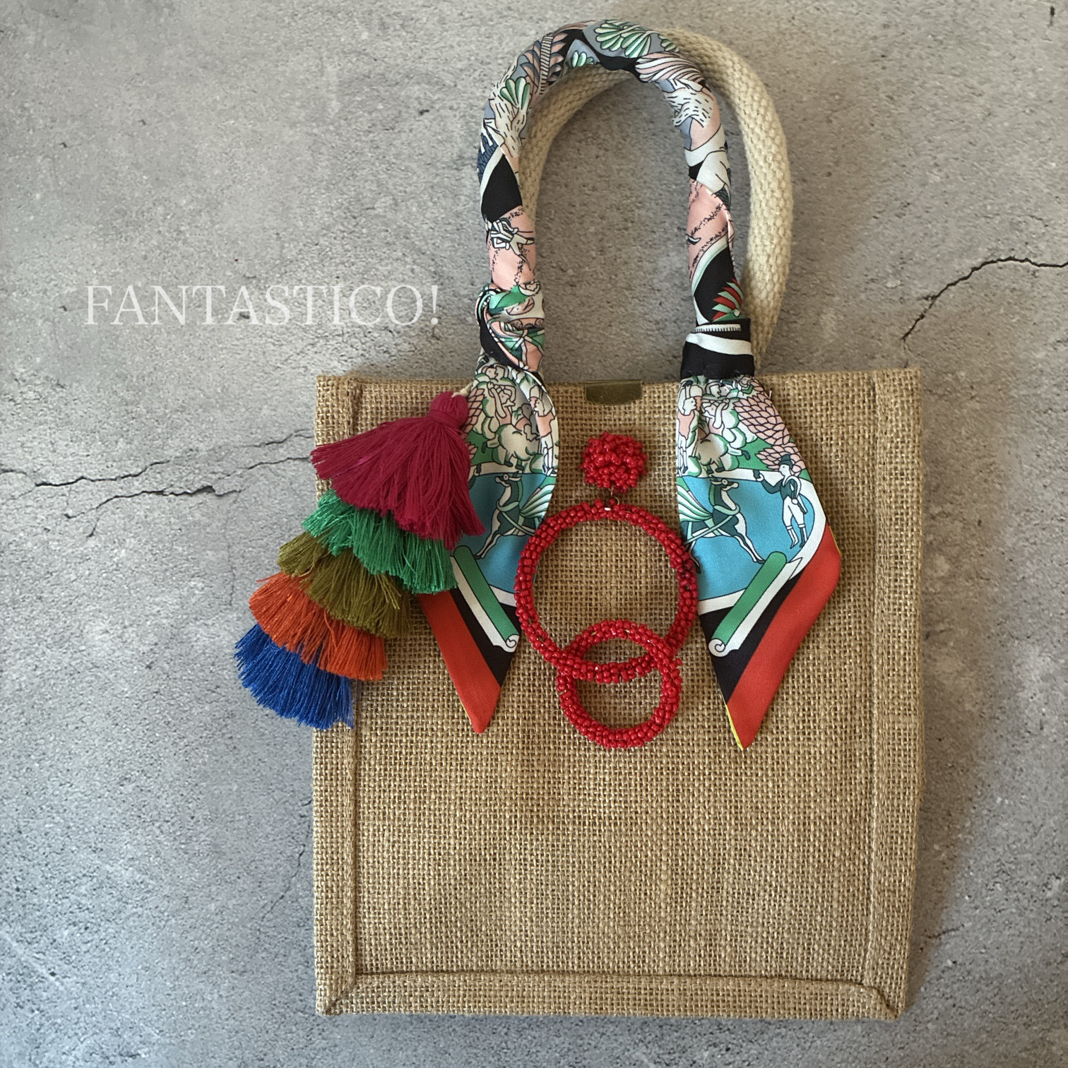 1点もの❤️レッドビーズ刺繍とツイリースカーフのジュートバッグ❤️大ぶりフリンジ付き♡かごバッグ カゴ