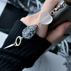 シックでかわいいストラップ　レトロで大人っぽい+ちょっぴり個性的！　鍵やスマホのワンポイント。バッグの中で目印に！ 5枚目の画像