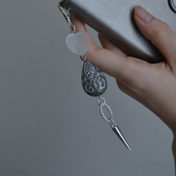 シックでかわいいストラップ　レトロで大人っぽい+ちょっぴり個性的！　鍵やスマホのワンポイント。バッグの中で目印に！ 7枚目の画像