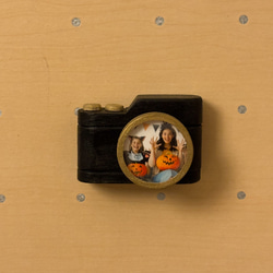 ハロウィン限定｜黒×ゴールドのカメラ型マグネットフォトフレーム｜冷蔵庫に貼れる小さな写真立て・ギフトに 2枚目の画像