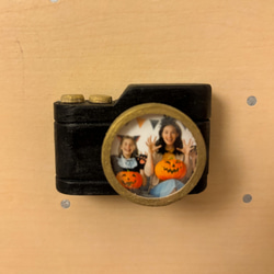 ハロウィン限定｜黒×ゴールドのカメラ型マグネットフォトフレーム｜冷蔵庫に貼れる小さな写真立て・ギフトに 5枚目の画像