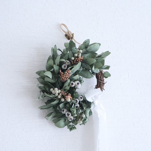 秋のユーカリと実物のドライフラワーリース ドライフラワー I Bee