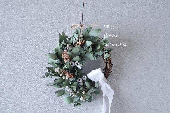 秋のユーカリと実物のドライフラワーリース ドライフラワー I Bee
