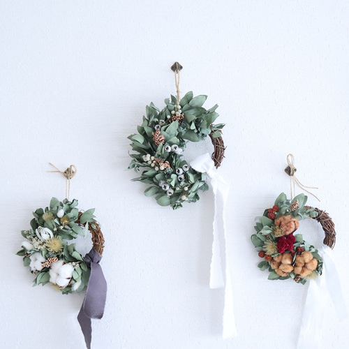 秋のユーカリと実物のドライフラワーリース ドライフラワー I Bee