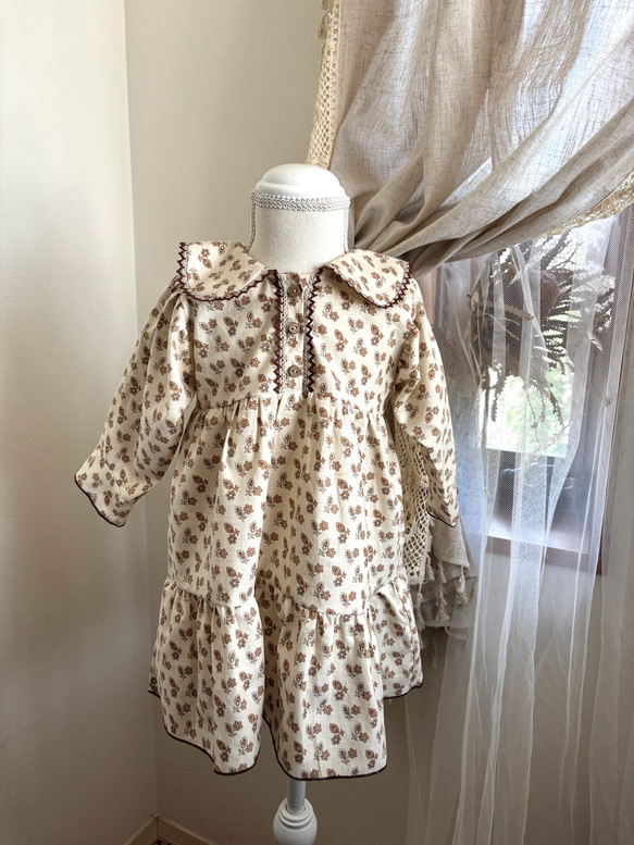 輸入生地⭐︎セーラー襟ワンピース　ティアードワンピ　子供服　ベビー服　アンティーク　80 90 100 秋服 4枚目の画像