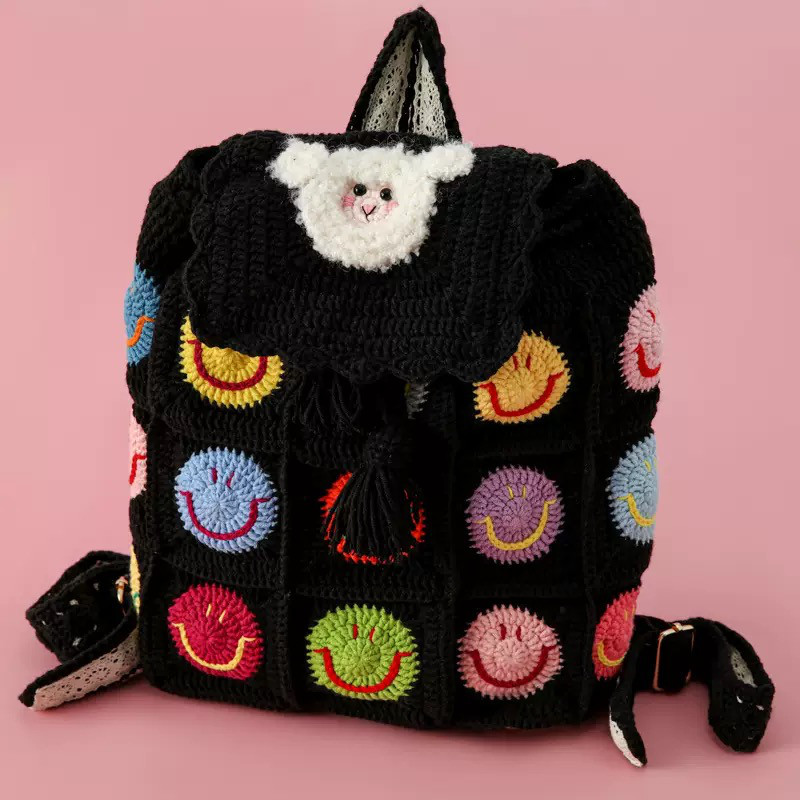 毛糸 手作り 手編み リュックサック 誕生日 プレゼント お礼 入学式 卒園式 卒業式【子羊｜笑顔柄】1点