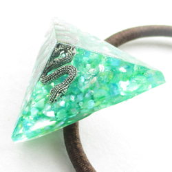 巳年の彼は、とってもクォーツで天真爛漫だけれど、そこが魅力的です♪(ぼぼ屋のヘアゴム)SH244 4枚目の画像