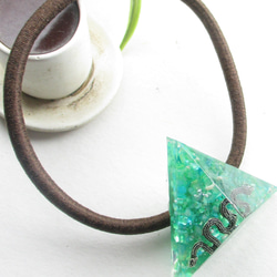 巳年の彼は、とってもクォーツで天真爛漫だけれど、そこが魅力的です♪(ぼぼ屋のヘアゴム)SH244 2枚目の画像