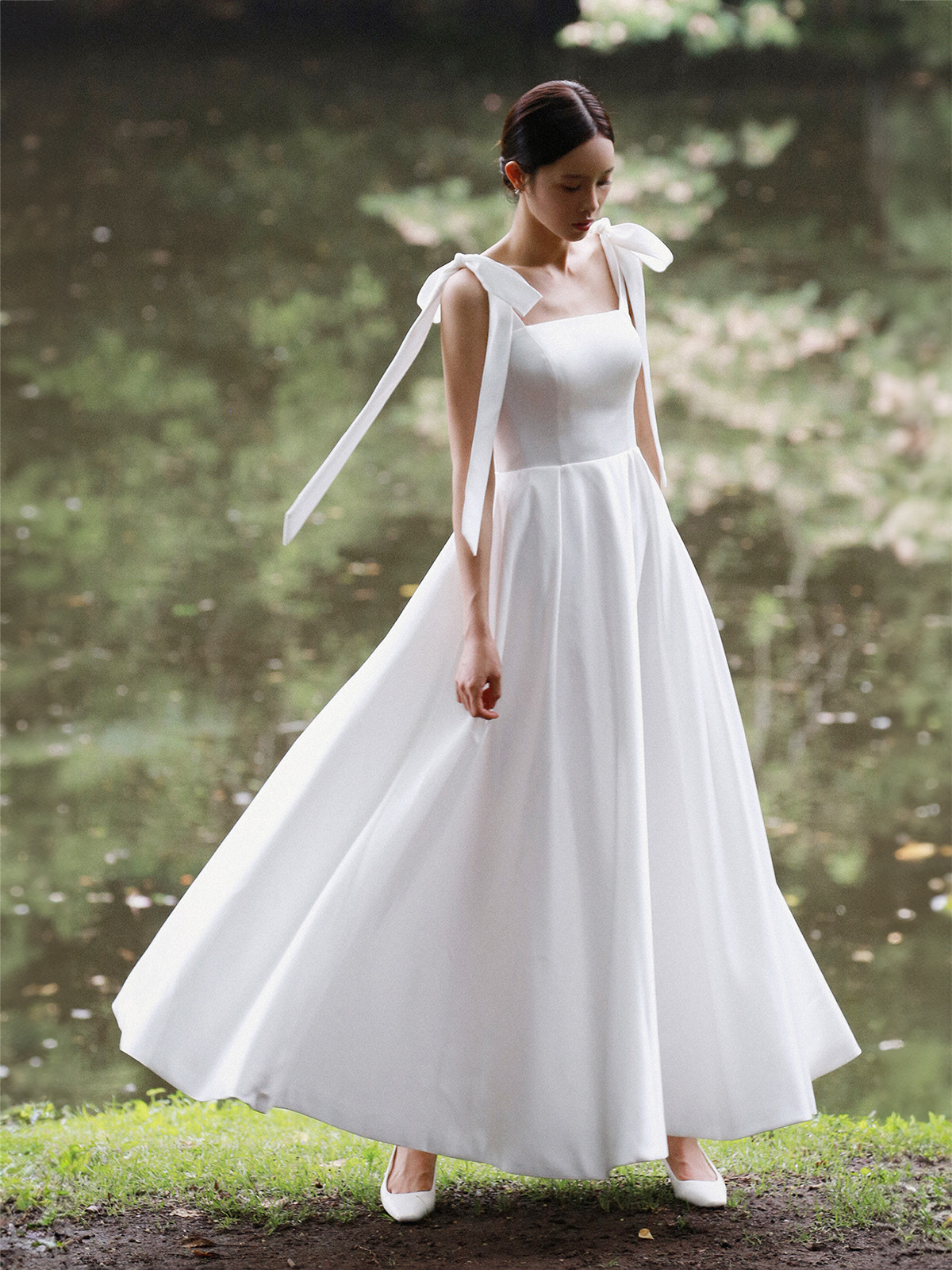 白 黒 サテン ウェディングドレス ホワイト シンプル ノースリーブ 上品 韓国風 花嫁 前撮り 披露宴 AK086