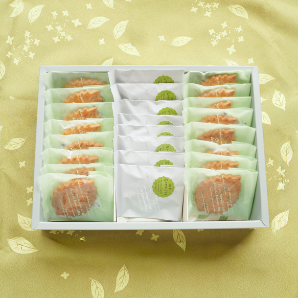 「抹茶サブレ＆葉っぱサブレ（L)」期間限定デザインボックス　お祝い、お礼に。当店１番人気のサブレです。 2枚目の画像