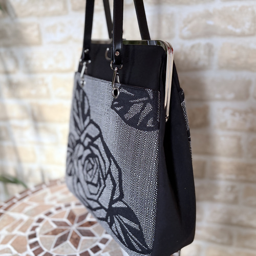 新作｜黒バラモチーフのシックな3wayがま口バッグ＊A4対応＊ブラック