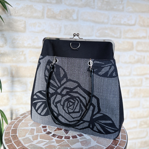新作｜黒バラモチーフのシックな3wayがま口バッグ＊A4対応＊ブラック