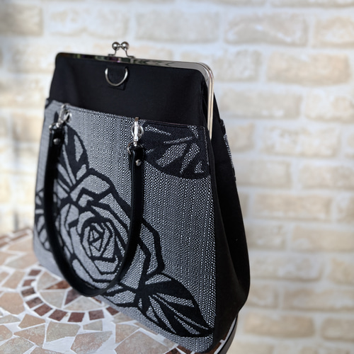新作｜黒バラモチーフのシックな3wayがま口バッグ＊A4対応＊ブラック