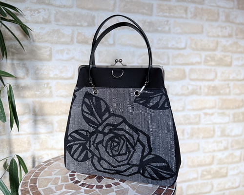 新作｜黒バラモチーフのシックな3wayがま口バッグ＊A4対応＊ブラック