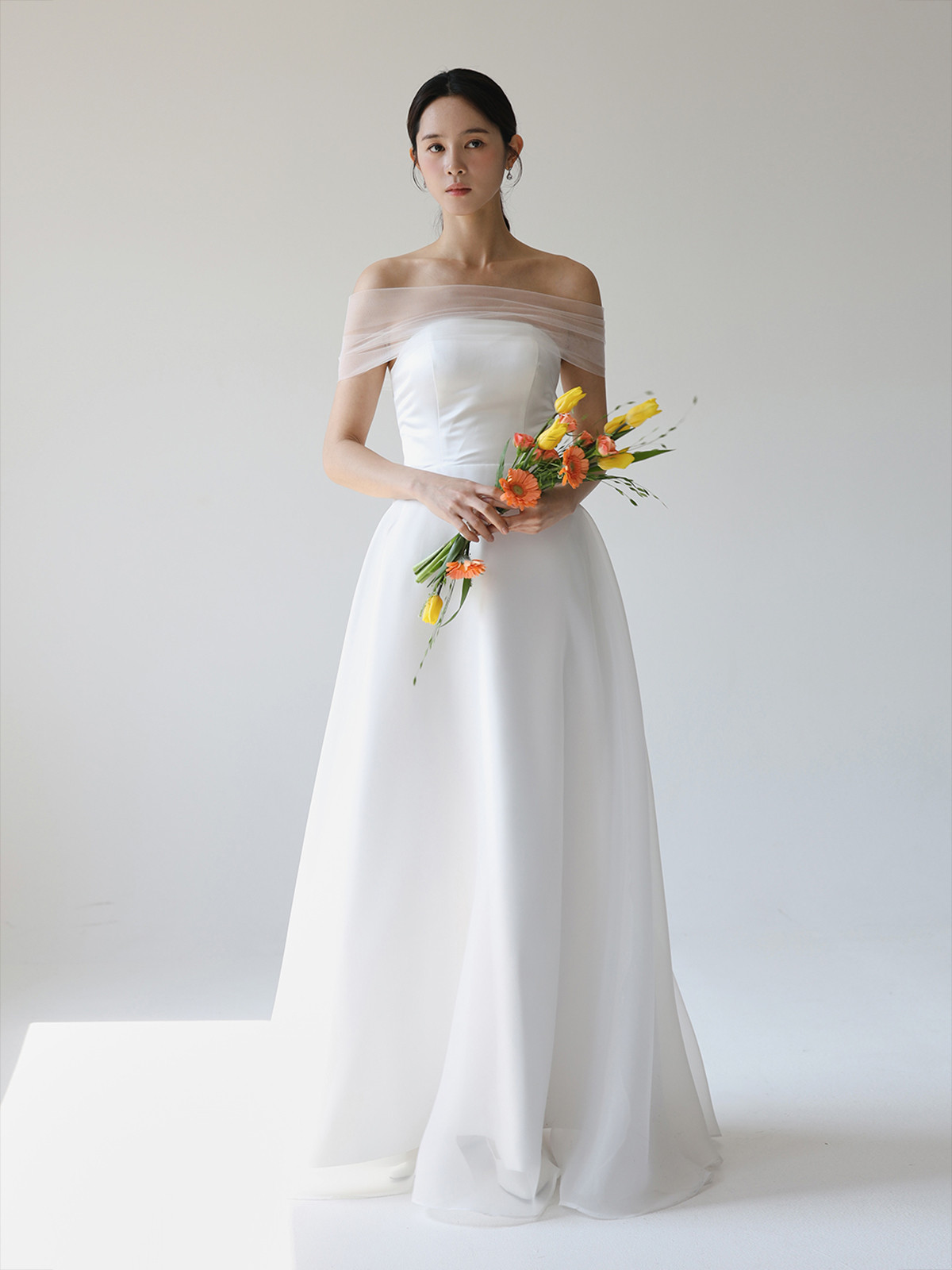 白 サテン ウェディングドレス ホワイト シンプル ノースリーブ 上品 韓国風 花嫁 前撮り 披露宴 AK087