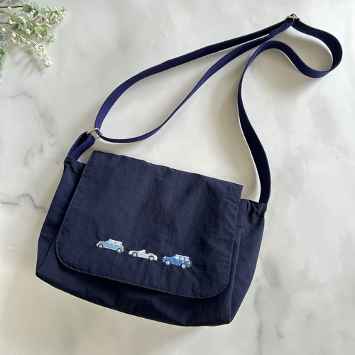車の刺繍・通園・ショルダーバッグ・斜めがけバッグ その他入園グッズ