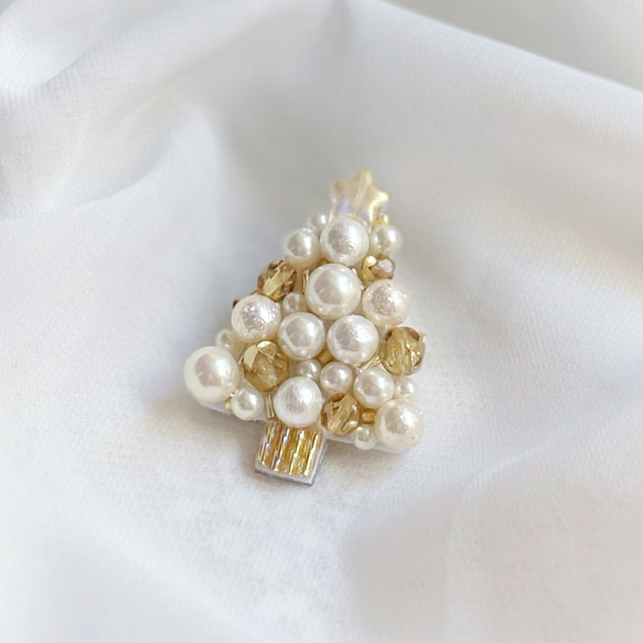 クリスマスツリー刺繍ブローチcol:ゴールド⭐︎クリスマスギフト 1枚目の画像